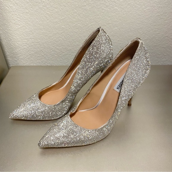 NWOB Steve Madden Daisie Rhinestones Stilettos - Size 8.5 - Picture 10 of 15